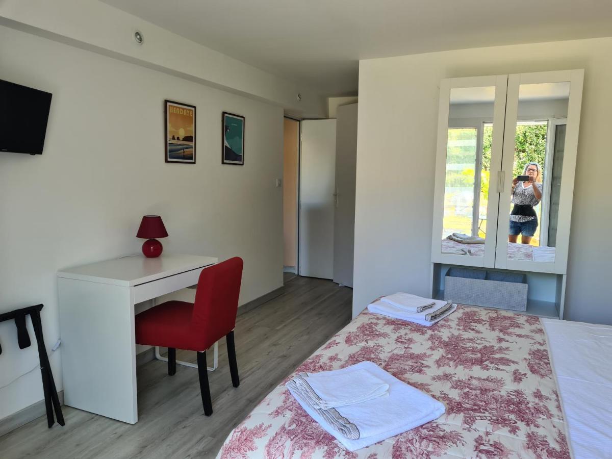 Appartement Avec Cuisine Et Grande Piscine Chauffee أُنْداي المظهر الخارجي الصورة